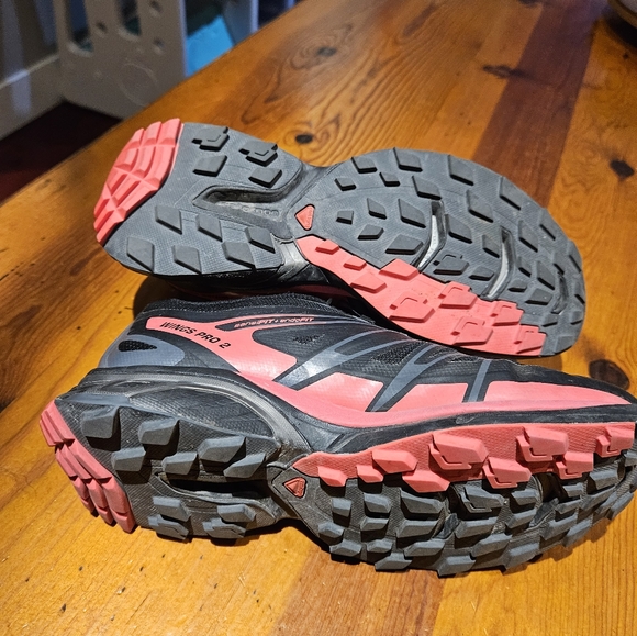 Hiking shoes - Picture 2 of 2